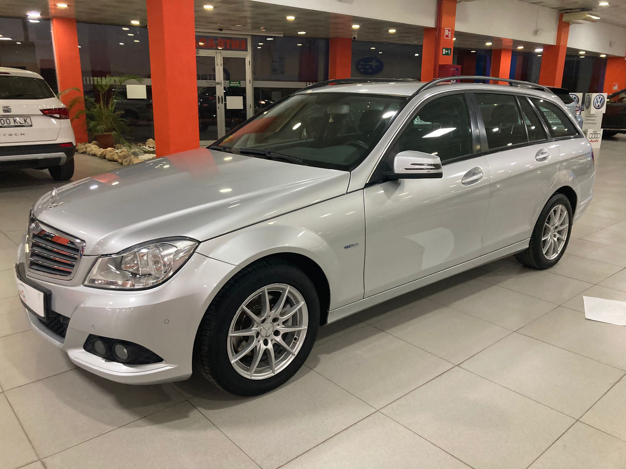 Nuestros Vehículos MERCEDESBENZ Clase C C 220 CDI Blue Effic. Avantgarde Estate 5p. Nuestros Vehículos MERCEDESBENZ Clase C C 220 CDI Blue Effic. Avantgarde Estate 5p.
